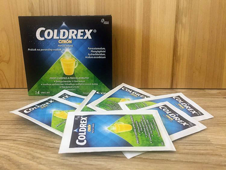 Nejlepší horké nápoje k léčbě nachlazení - Coldrex citron