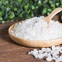 Epsomská sůl (hořká sůl) – použití na akné, vlasy i hubnutí