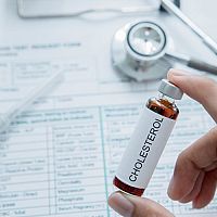 Jak snížit cholesterol? Léky a strava pro dobré hodnoty